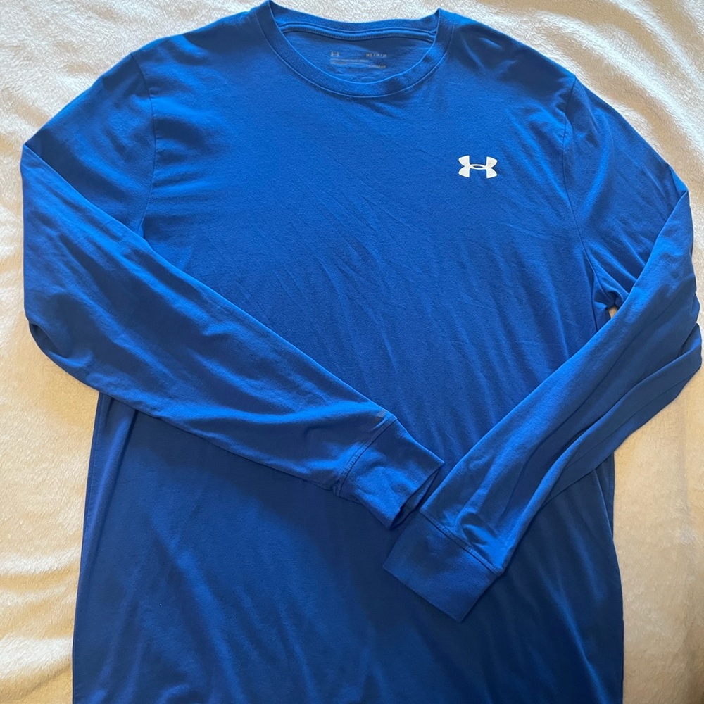 Men’s long sleeve Underarmor performance shirt